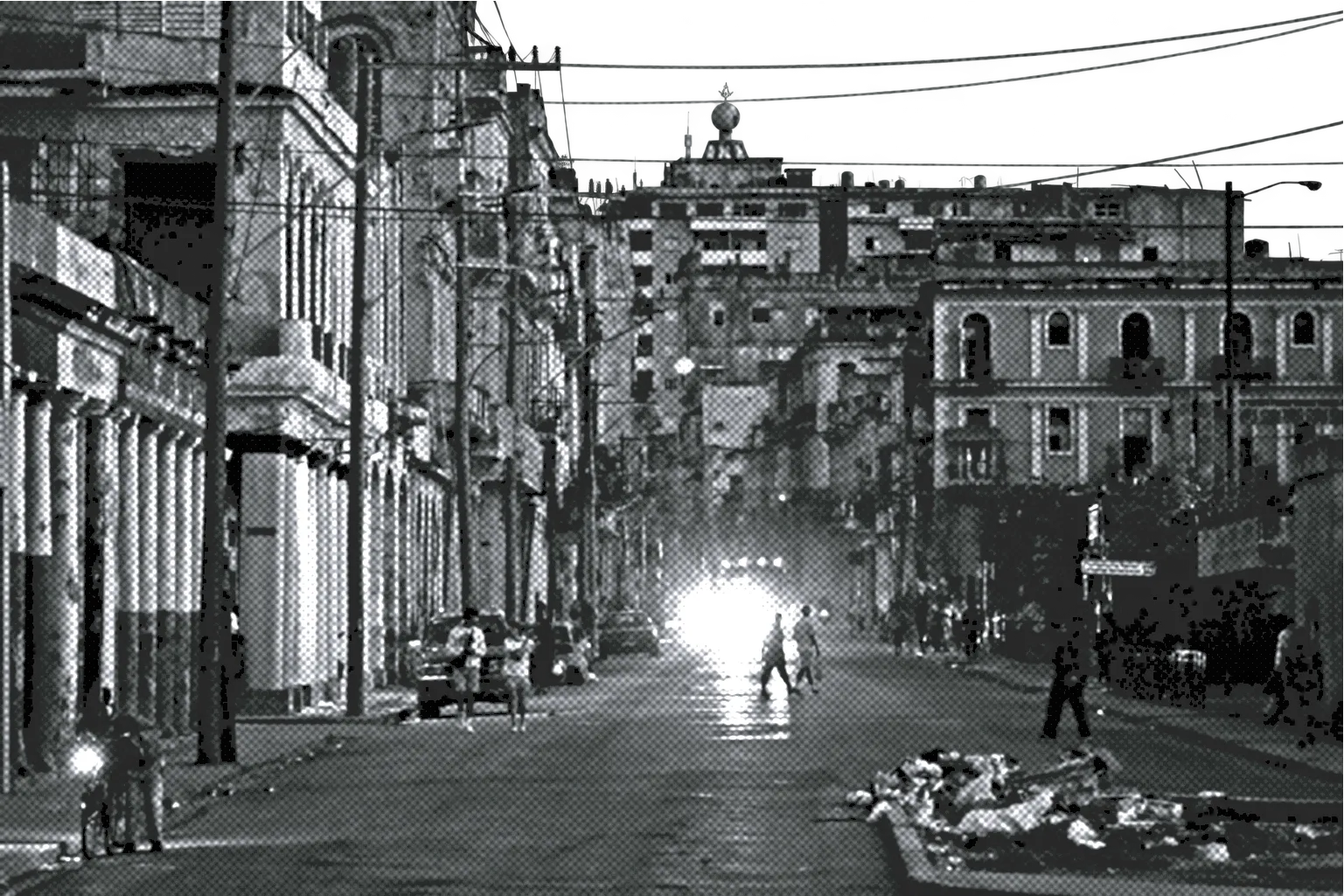 Una calle de La Habana a oscuras durante un apagón