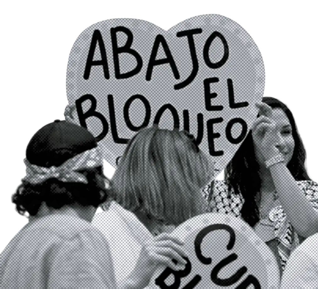 Manifestantes con un cartel que dice «Abajo el bloqueo»